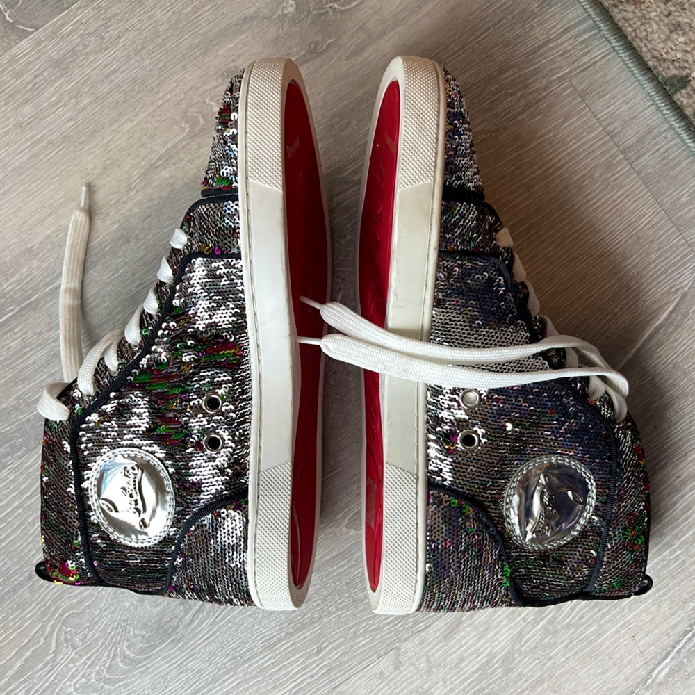 *NEVER WORN* women’s Christian Louboutin sequin sneakers